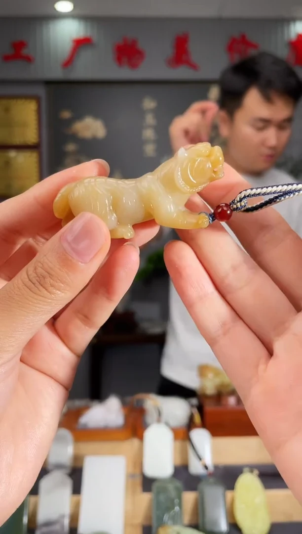 和田玉未镶嵌颈饰1