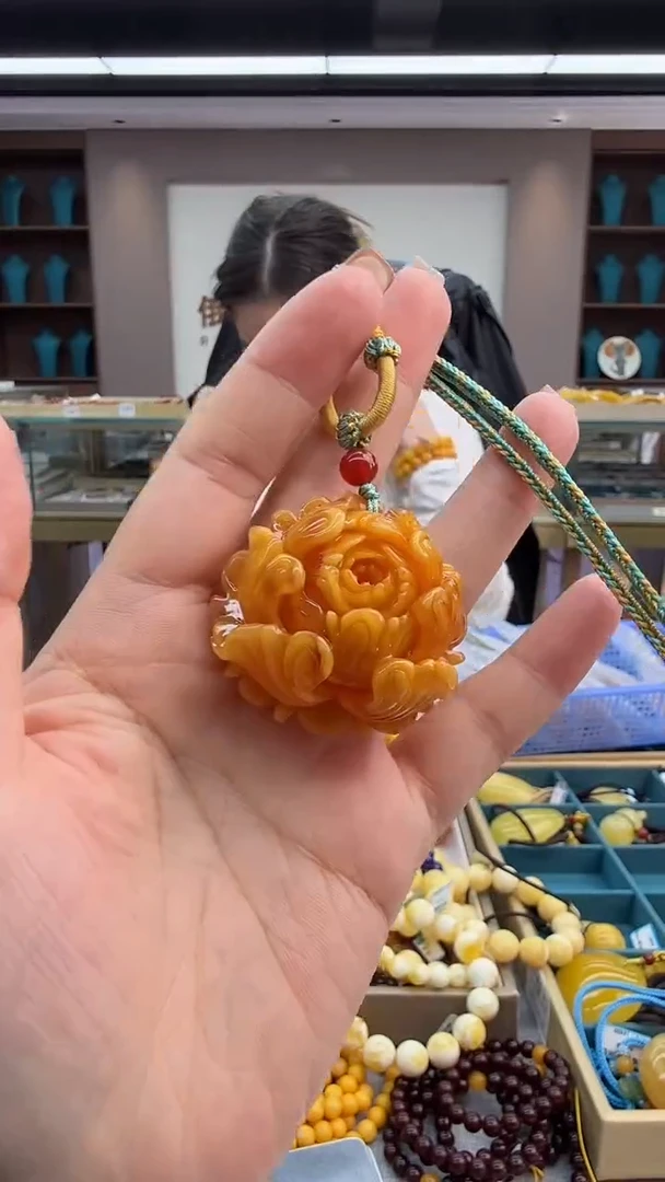 琥珀颈饰未镶嵌216秒拍号