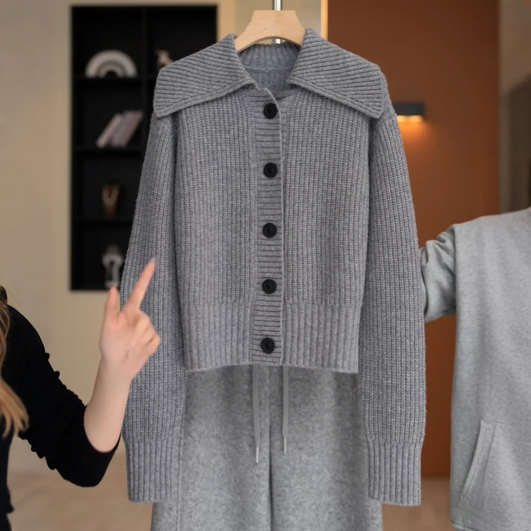 休闲简约翻领长袖针织开衫女2025秋冬慵懒风百搭显瘦短款毛衣外套