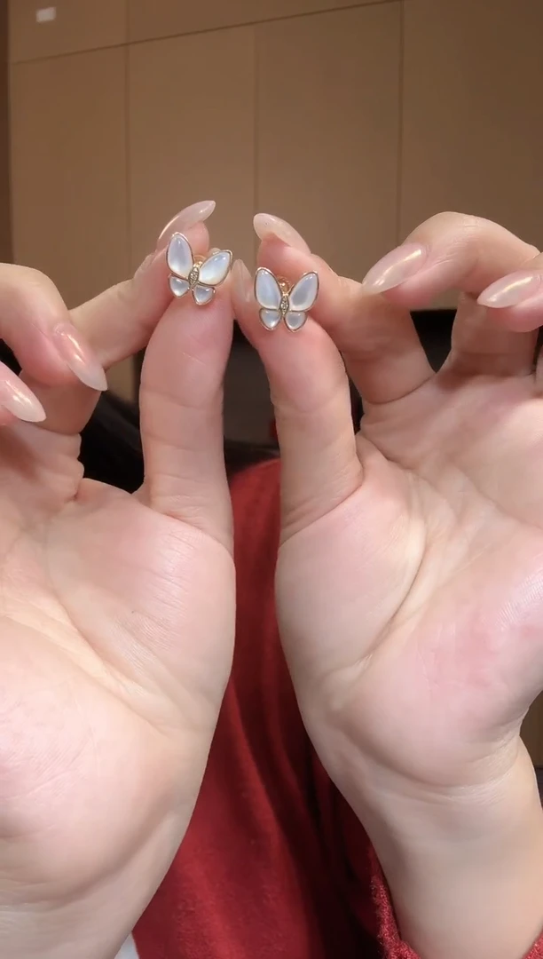 【闪购商品】贝壳（贝母）耳钉18K金镶嵌白色蝴蝶耳钉GHJ