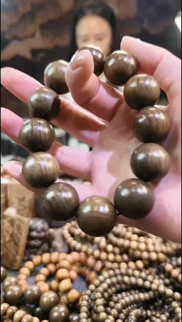 金丝 楠2.0阴沉绿手串