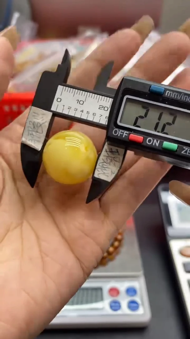 琥珀未镶嵌珠宝奇石71