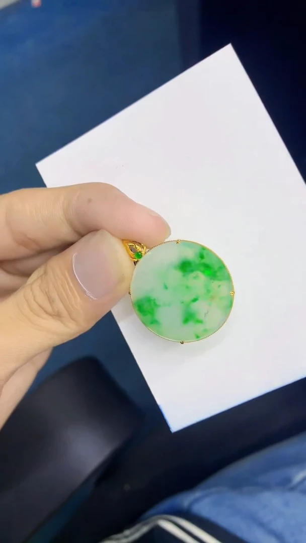 翡翠18K金镶嵌吊坠(不含链)1