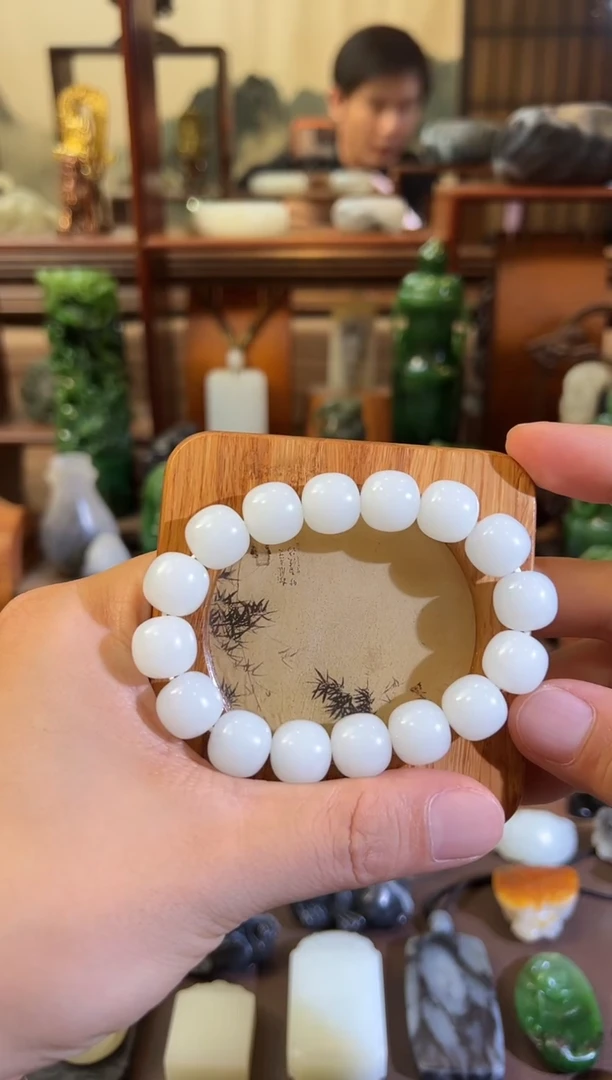 手串未镶嵌和田玉米**地13mm