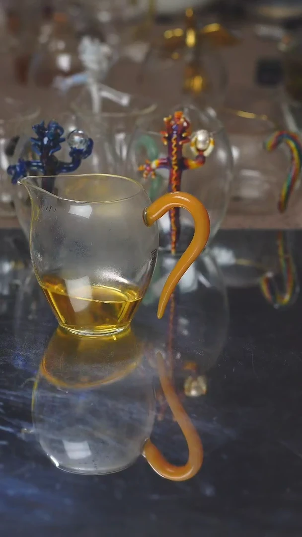 晶焱黄玉把公道杯
