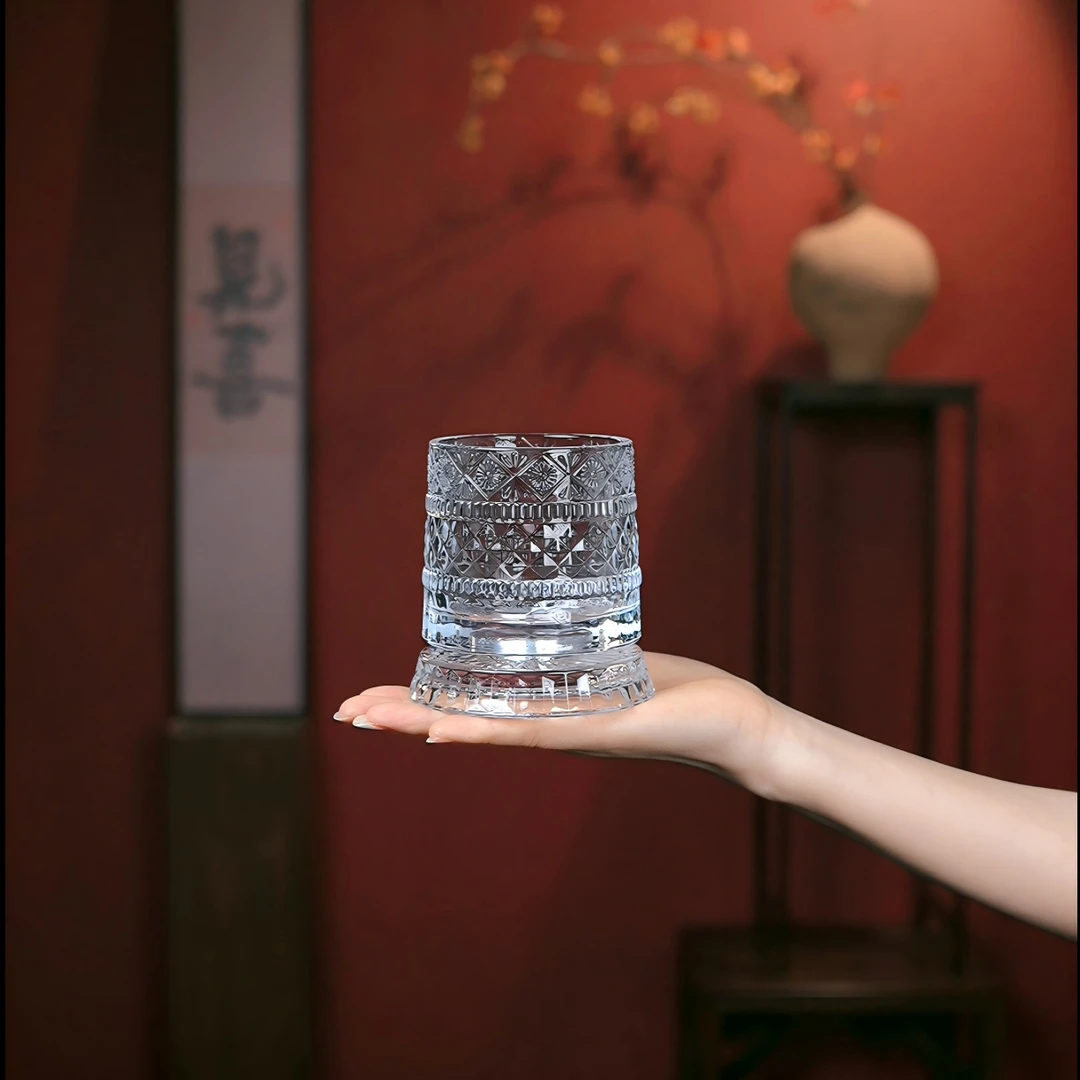 星钻解压杯威士忌酒杯啤酒杯创意解压玻璃杯设计感小众网红转转杯