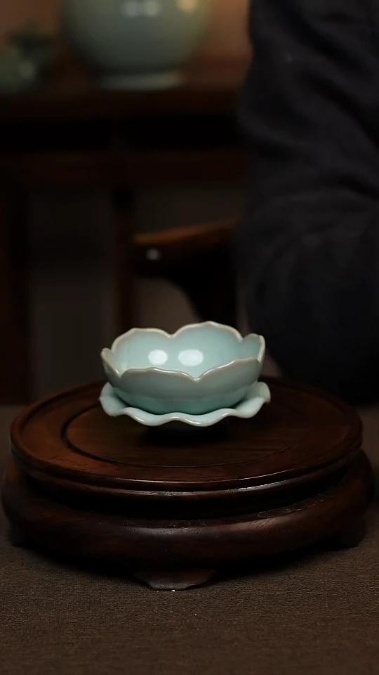 瓷片天青色莲花茶漏微瑕不带礼盒