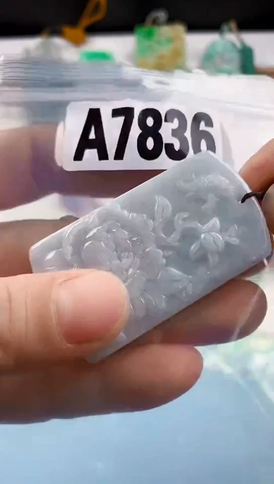 翡翠未镶嵌颈饰天然翡翠吊坠挂件