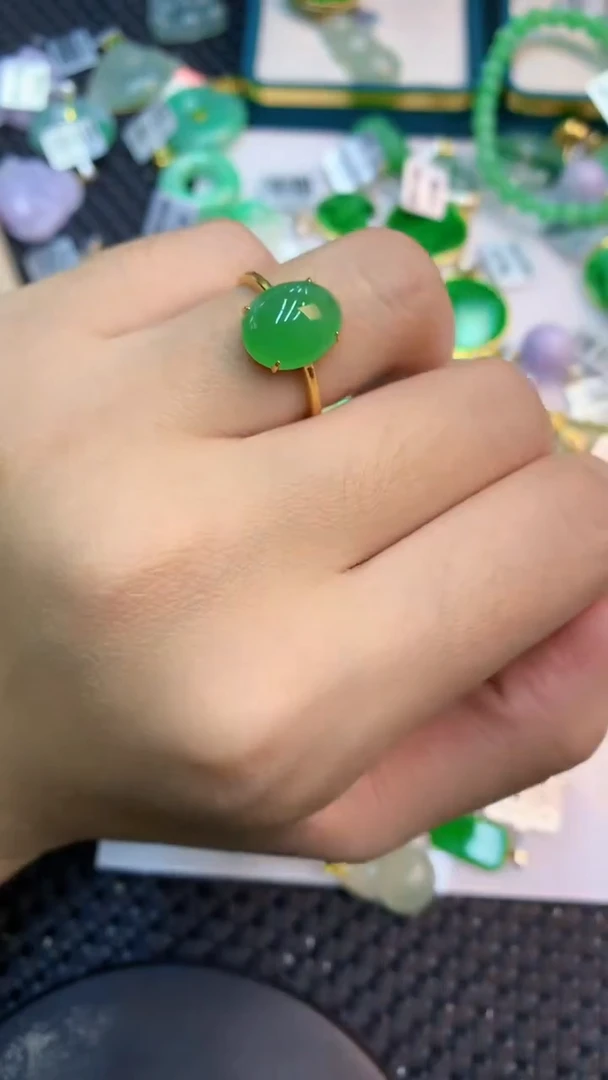 颈饰18K金镶嵌翡翠1