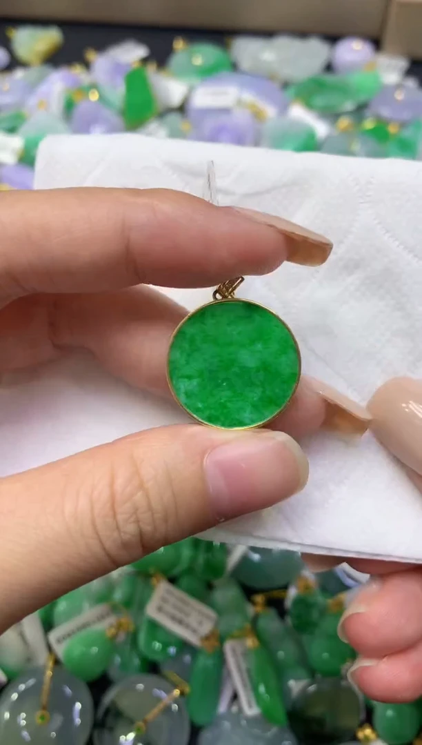 颈饰18K金镶嵌翡翠天然缅甸翡翠A货