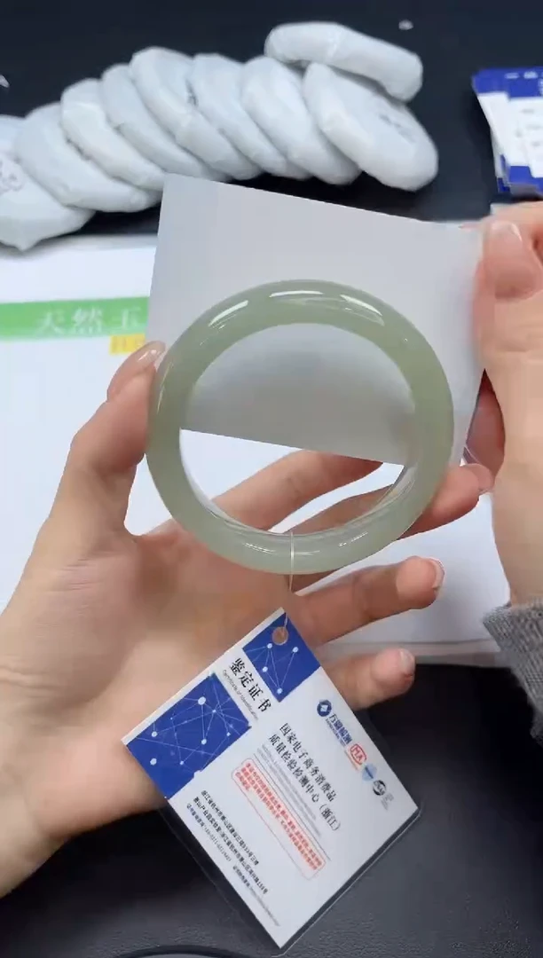 未镶嵌手镯石英质玉026-5758