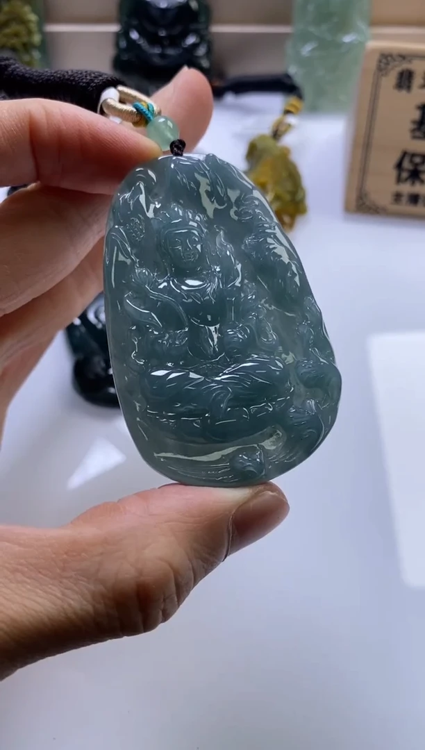 颈饰未镶嵌翡翠
