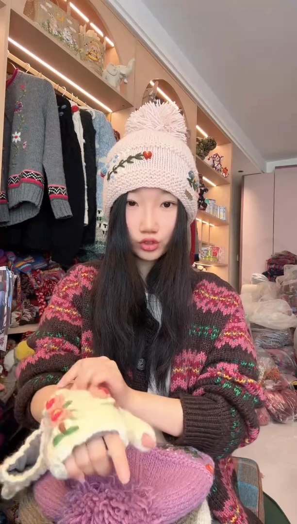 羊毛浅粉色立体花帽