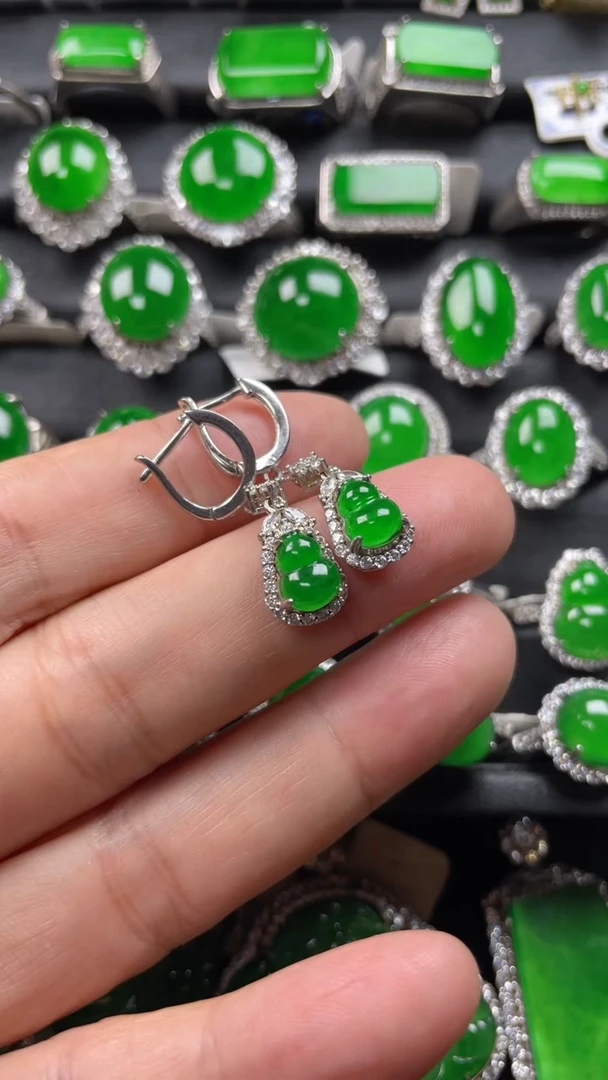银S925镶嵌翡翠耳饰翡翠