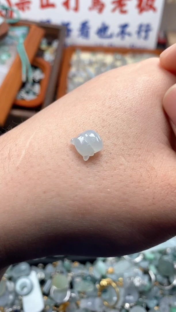 【闪购商品】翡翠颈饰未镶嵌哥哥