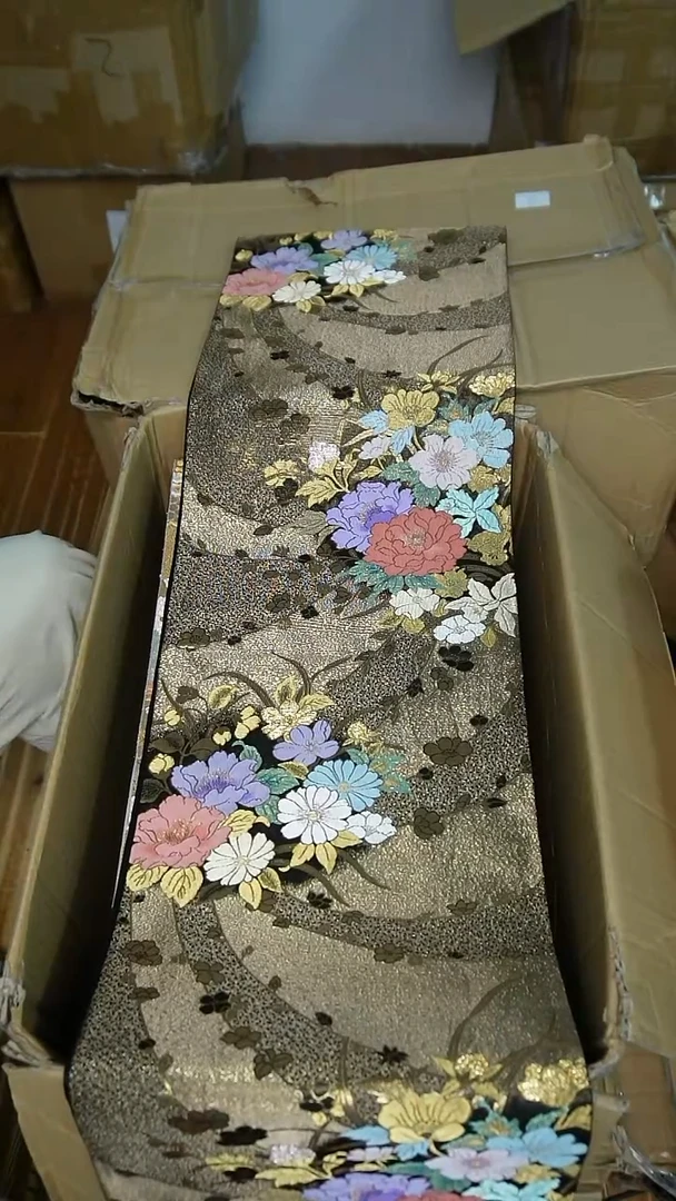 织绣15织金花卉图
