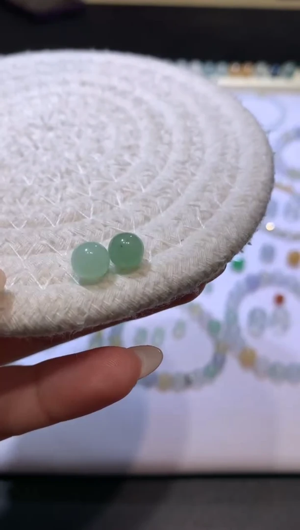 【闪购商品】定制翡翠未镶嵌两颗珠子38+10
