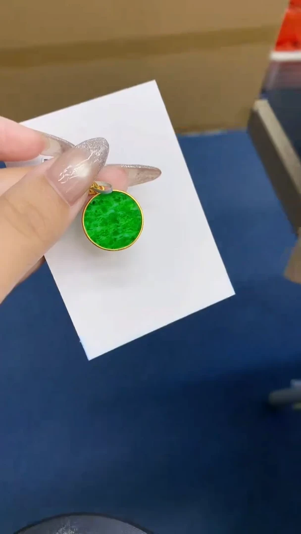 颈饰未镶嵌翡翠1