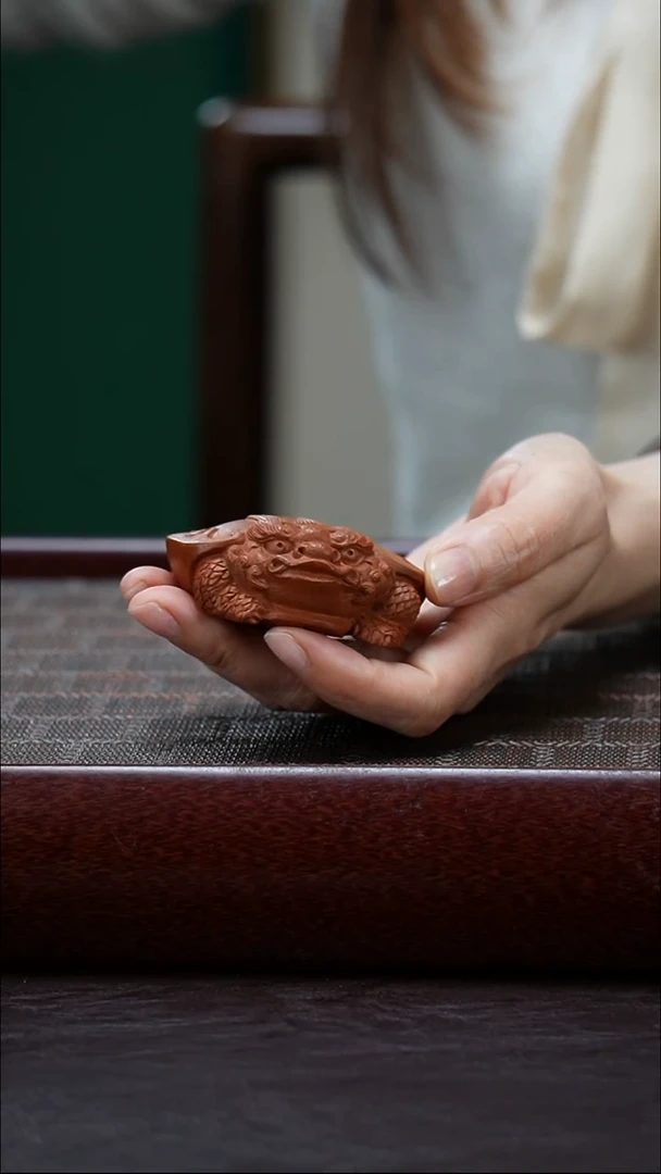 【闪购商品】紫砂盖置郑裕忠《龙龟盖置》（朱泥款）