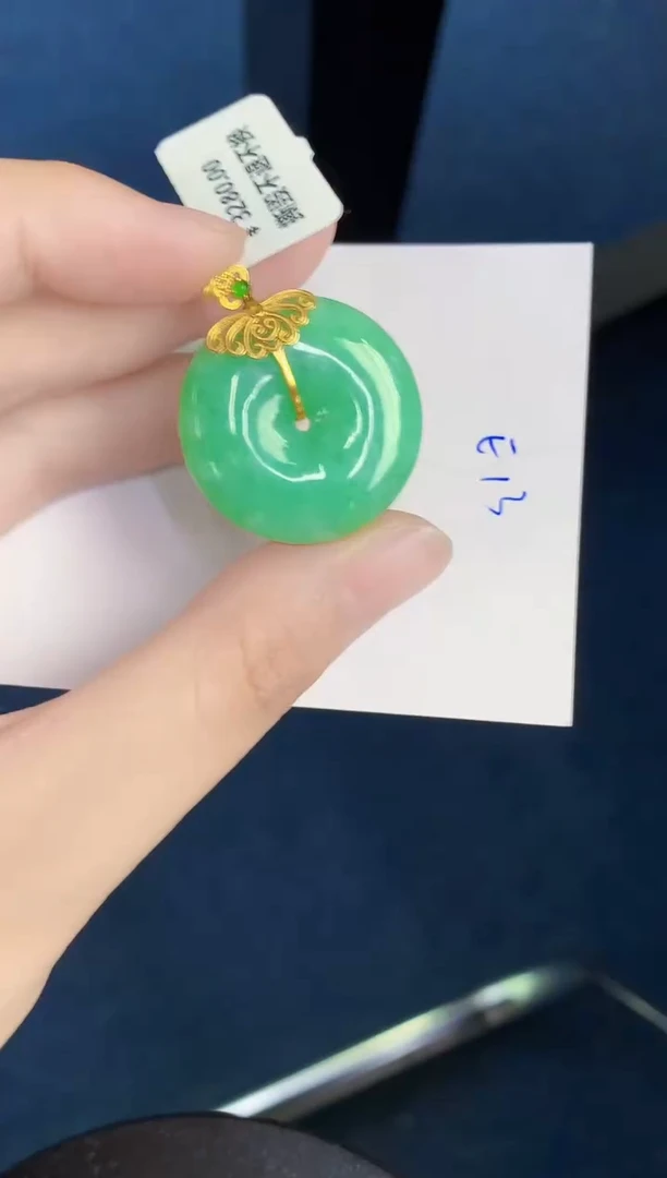 翡翠18K金镶嵌颈饰天然翡翠緬甸A貨