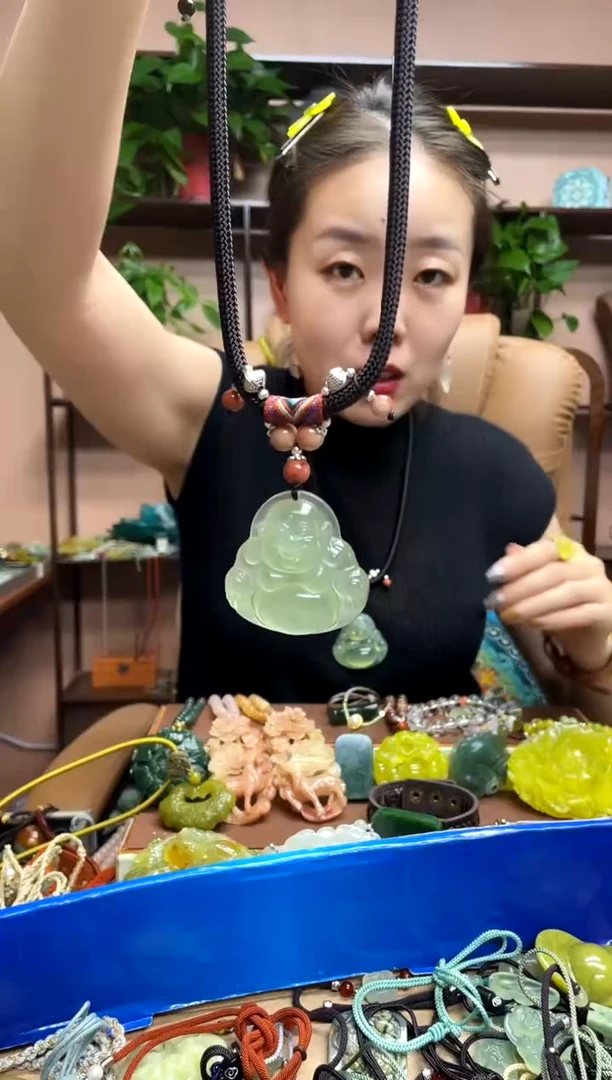 未镶嵌岫玉吊坠多样性发货发其中之一