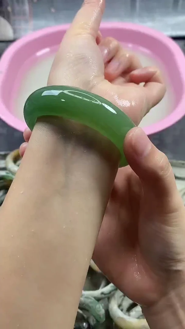 未镶嵌手镯石英质玉9