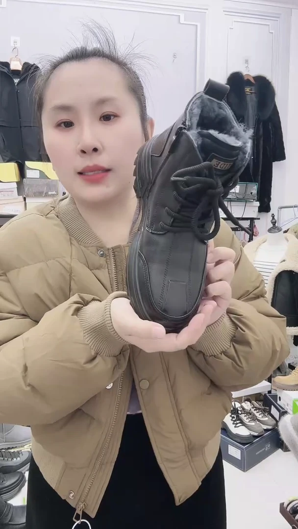 牛皮（革）42码羊皮毛一体加厚休闲鞋