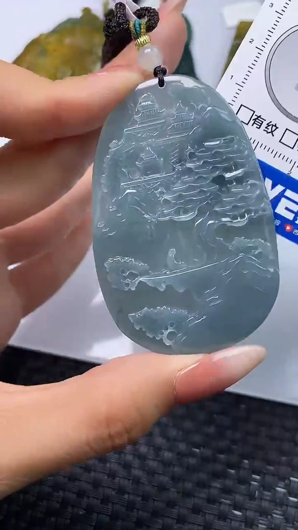 颈饰未镶嵌翡翠