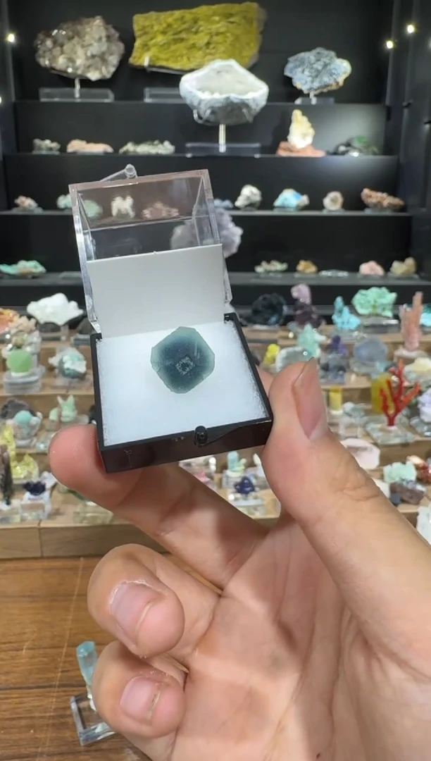 月下珠宝严选矿物