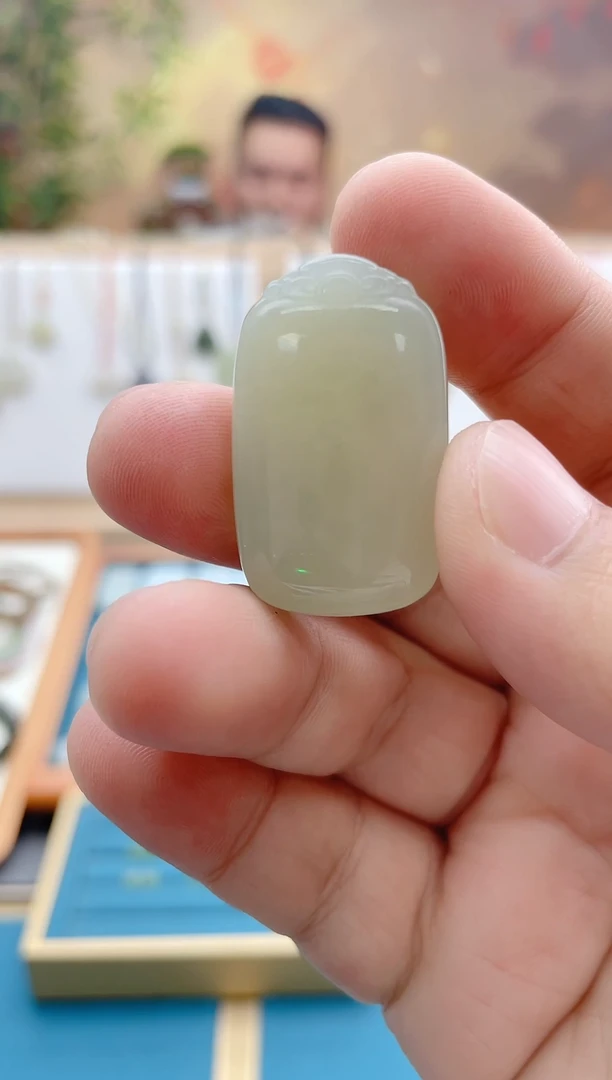 吊坠(不含链)未镶嵌和田玉约卡35mm无事牌