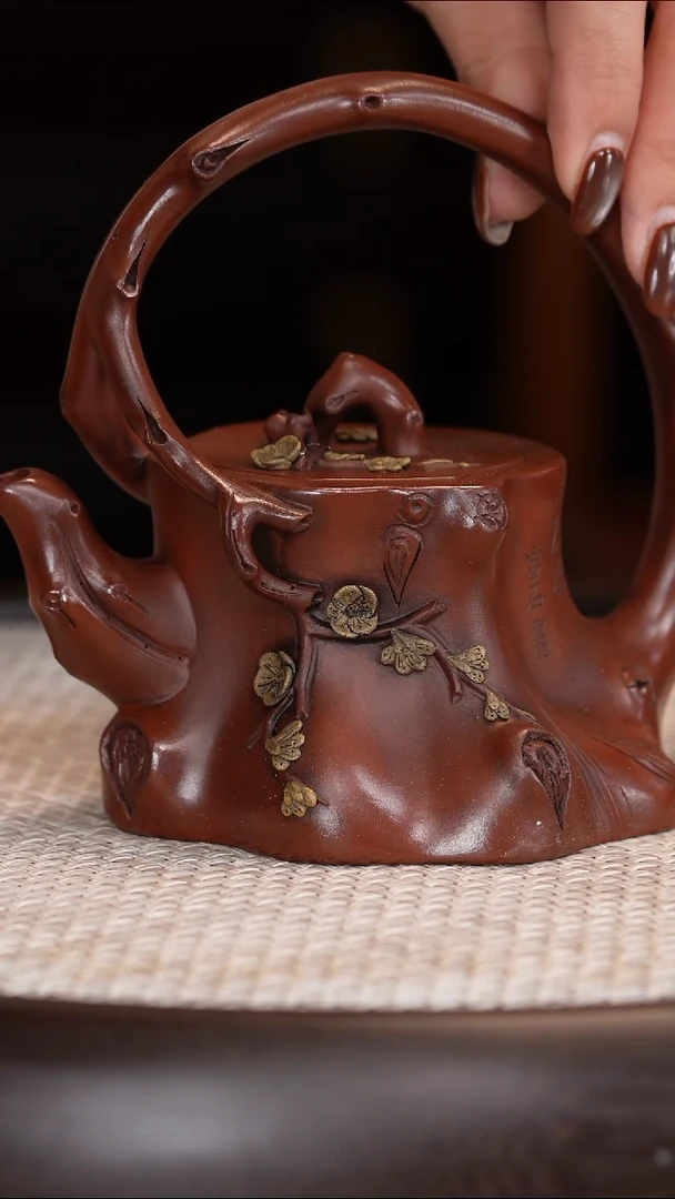 茶壶紫砂【朱持平】红皮龙梅桩提梁    230CC