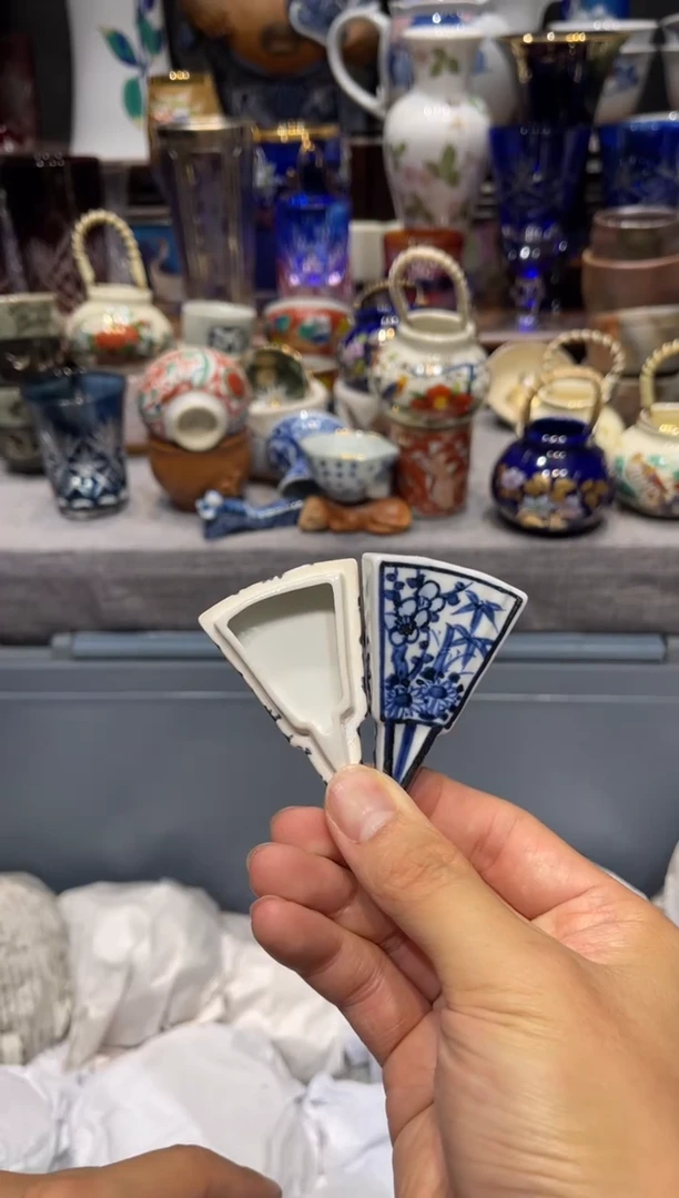 瓷片手绘青花香盒