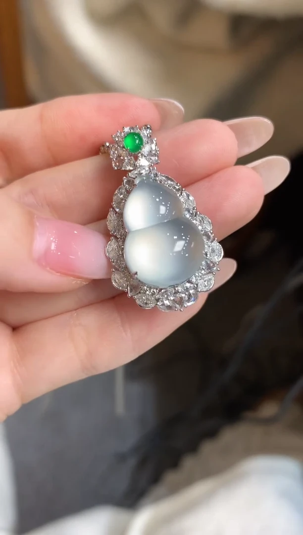 吊坠(不含链)18K金镶嵌翡翠44-葫芦