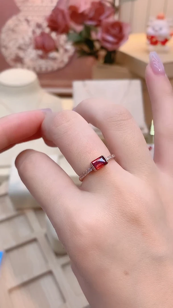 银S925镶嵌戒指石榴石方切