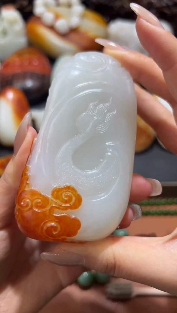 未镶嵌和田玉把件人**姐和田玉