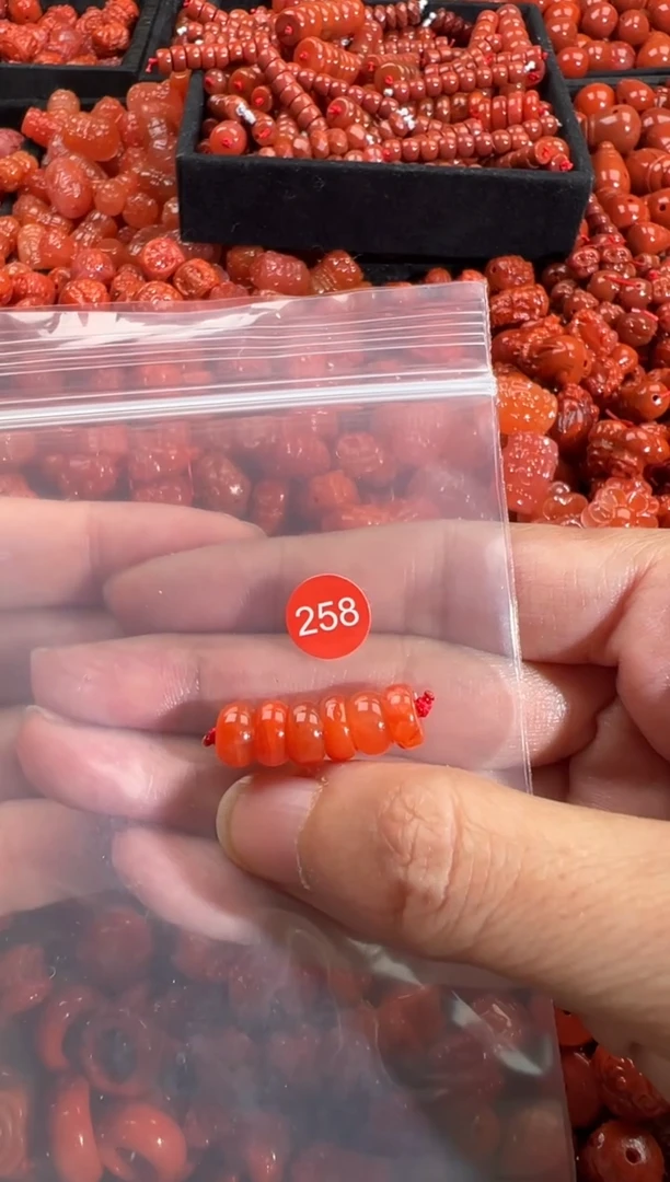 颈饰未镶嵌南红玛瑙1