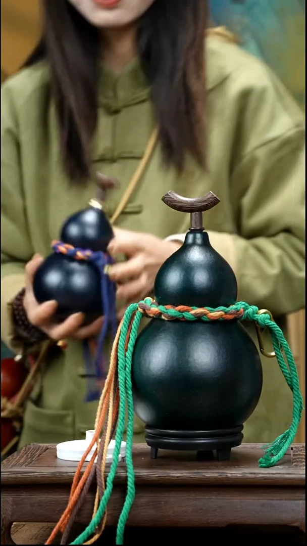 YB007简约大漆款天然酒葫芦（一物一拍）