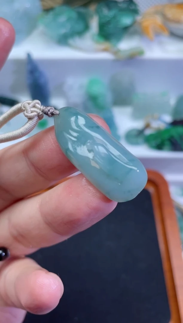 【闪购商品】翡翠颈饰未镶嵌悟道