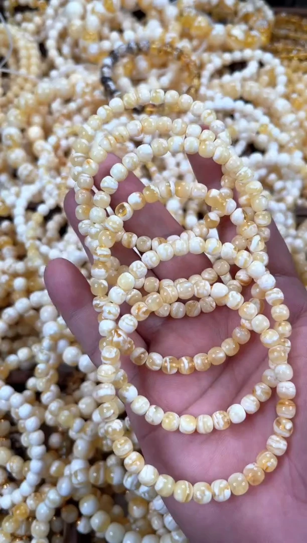 未镶嵌琥珀裸石SS4  6左右多样性一条