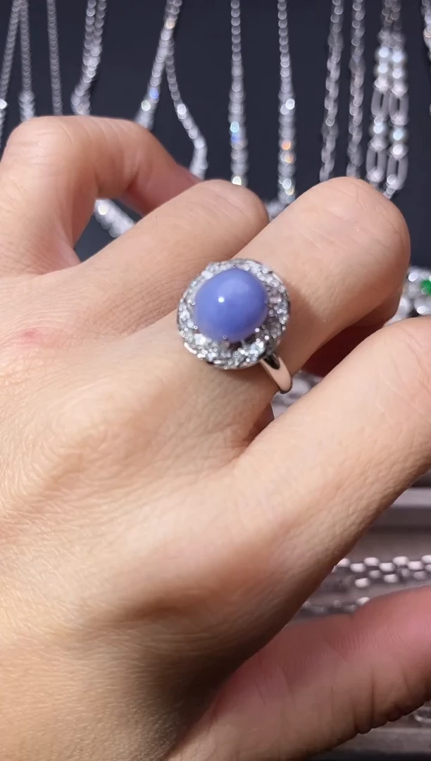 18K金镶嵌戒指翡翠戒指