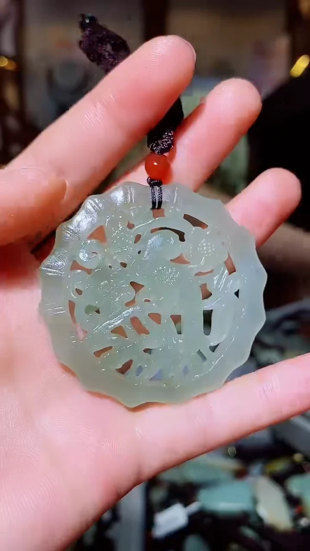 和田玉未镶嵌颈饰1