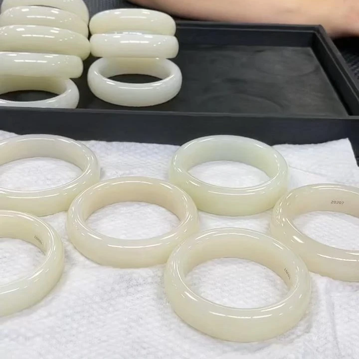 【老郑家】和田玉手镯一支 (多样性发1件)