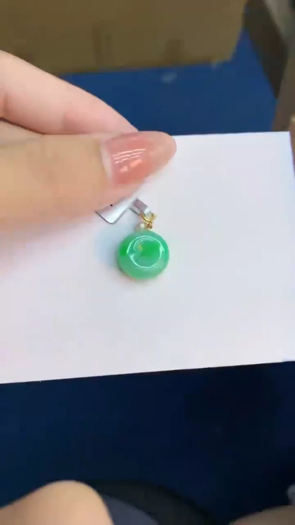 翡翠18K金镶嵌颈饰           1