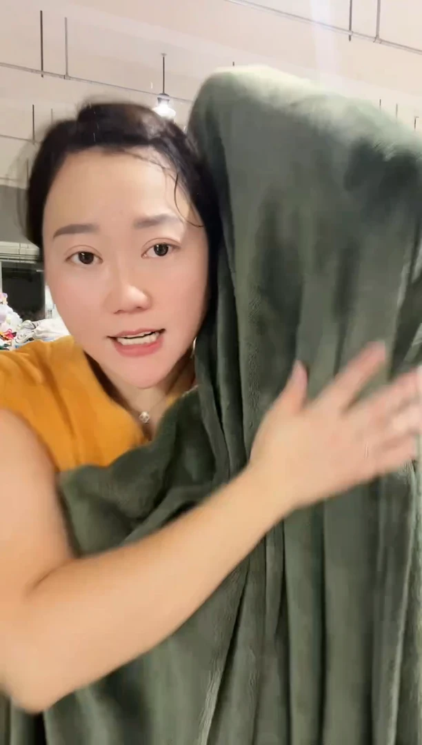 混纺主播手上拿的产品