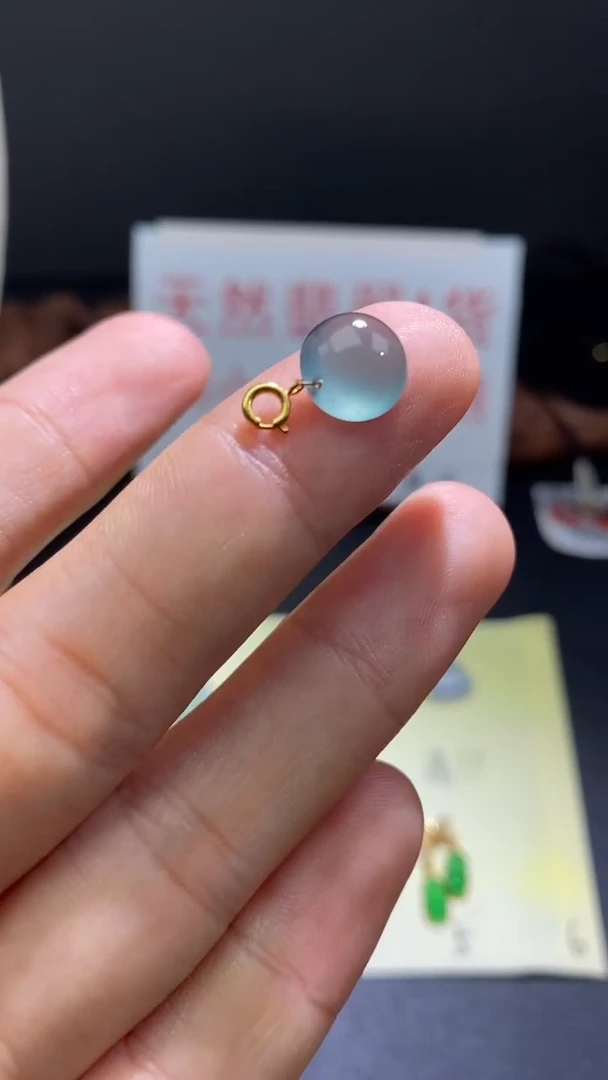翡翠18K金镶嵌颈饰翡翠吊坠