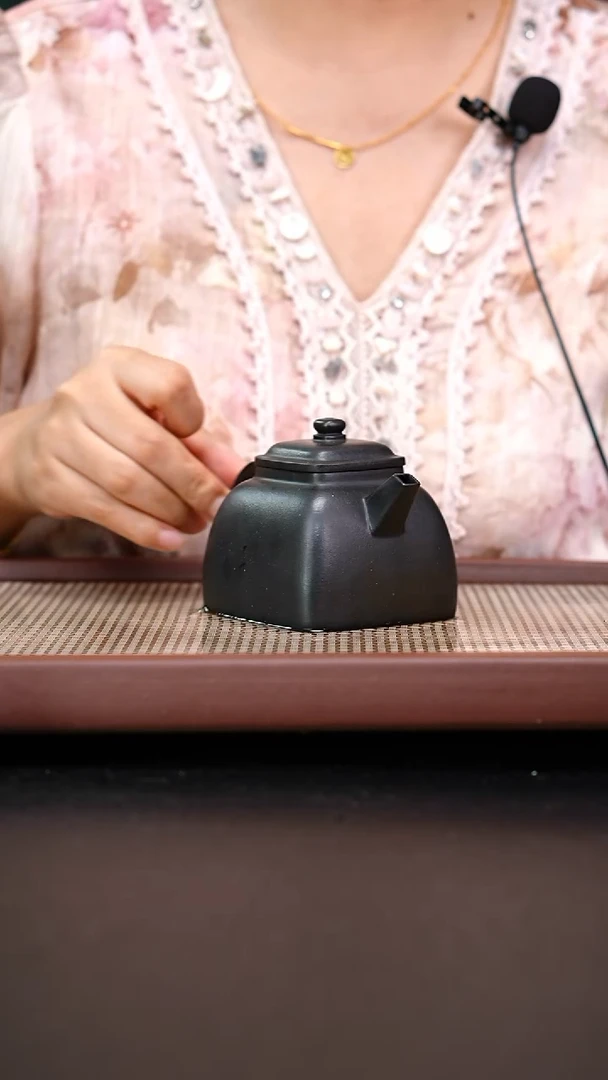 茶壶紫砂红皮龙四方坦然捂灰180cc何家成