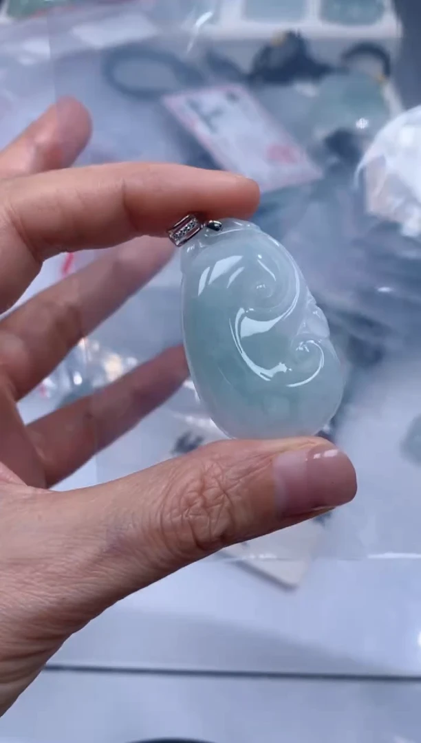 颈饰银S925镶嵌翡翠吊坠