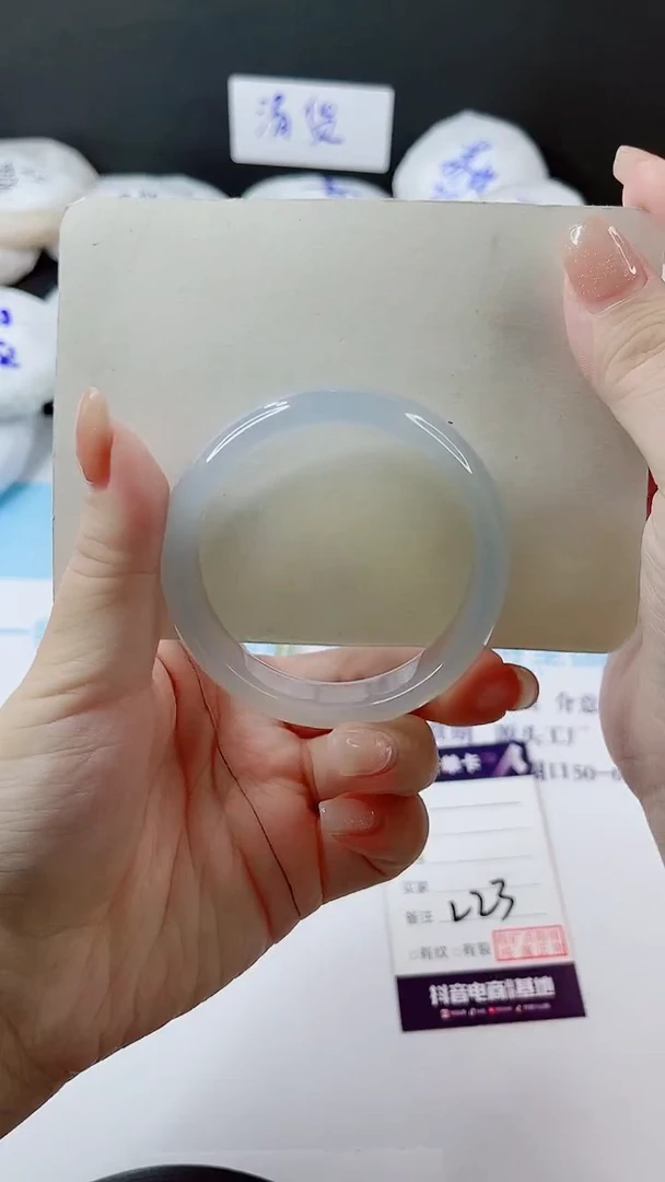 未镶嵌手镯石英质玉多样性发货L23