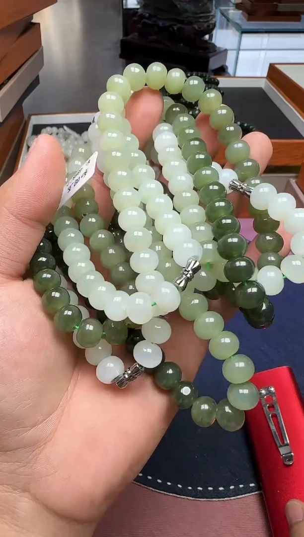 未镶嵌和田玉挂件【陆1104】135 7023 多样性发其一