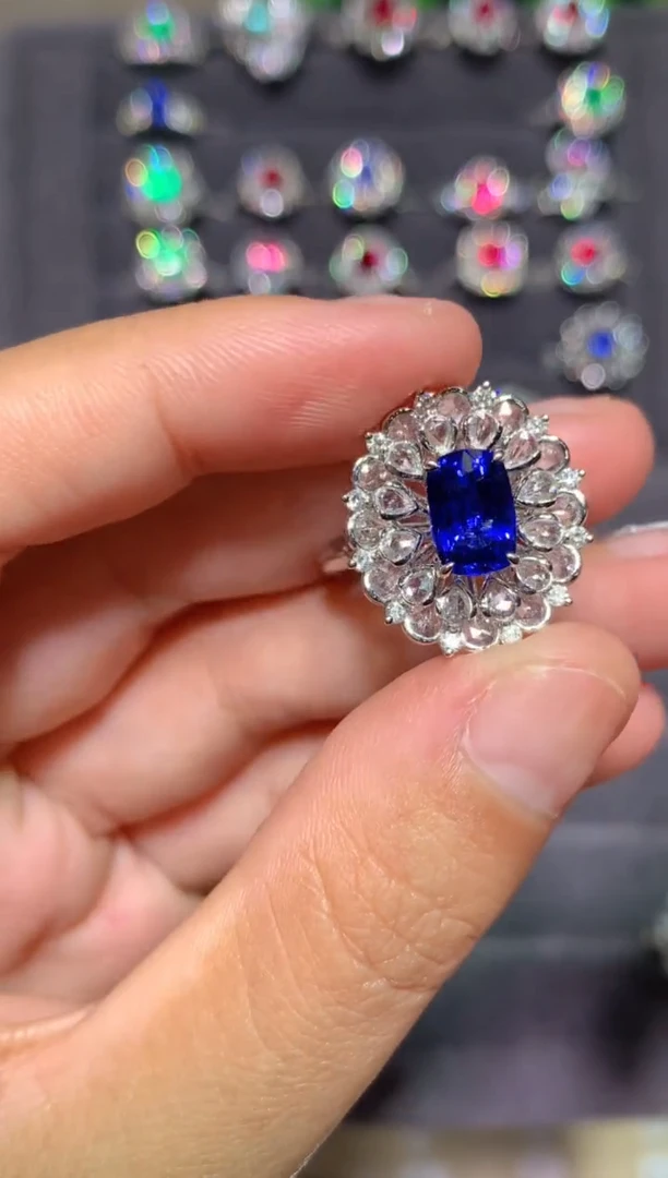 戒指蓝宝石18K金镶嵌2.06CT